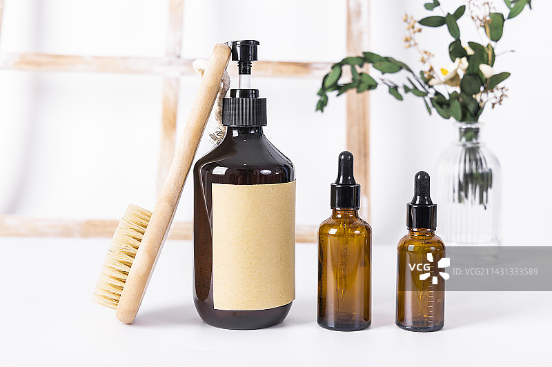 卫生洗护用品瓶子套装组合图片素材