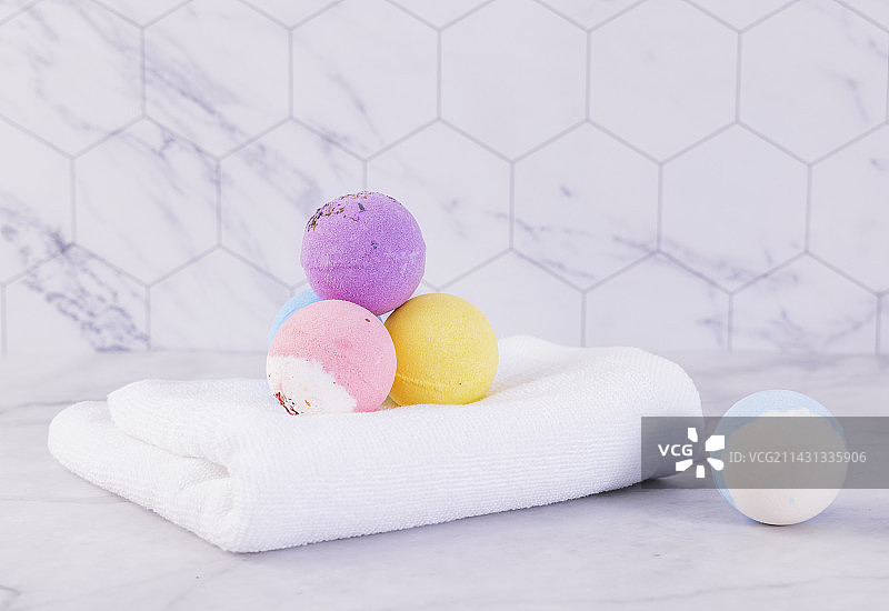 卫生洗护用品彩色浴球图片素材