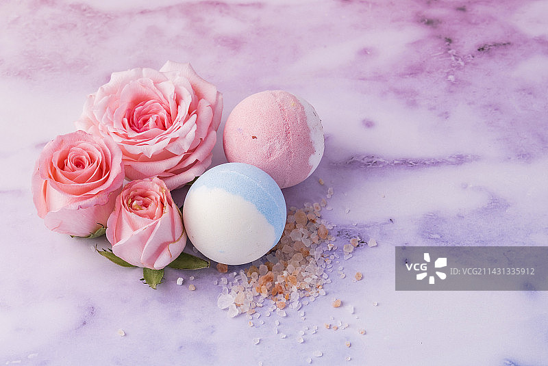 卫生洗护用品彩色浴球图片素材