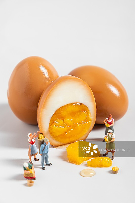 卤蛋鸡蛋的创意微缩景观图片素材