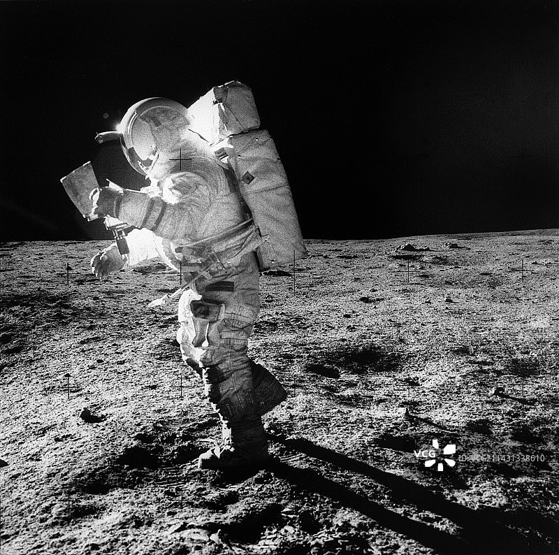月球上的阿波罗14号宇航员图片素材