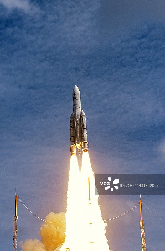 阿丽亚娜5号火箭发射图片素材