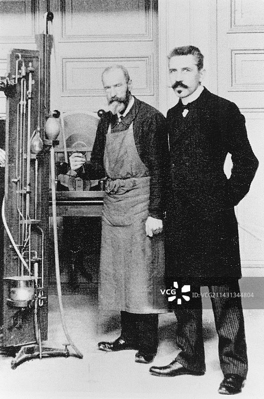 保罗·朗之万在实验室图片素材