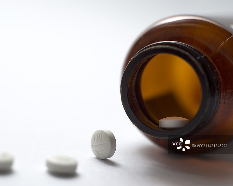 氟哌啶醇片剂和瓶子图片素材