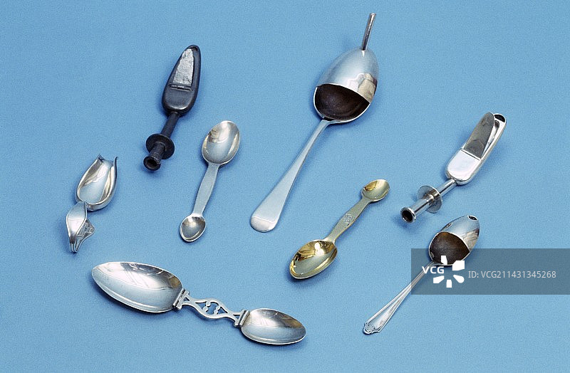 19世纪的药用勺子图片素材