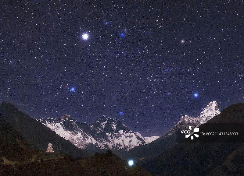 喜马拉雅山的夜空图片素材