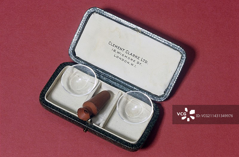 1930年代的隐形眼镜图片素材