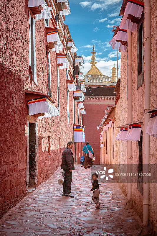 扎什伦布寺人像图片素材