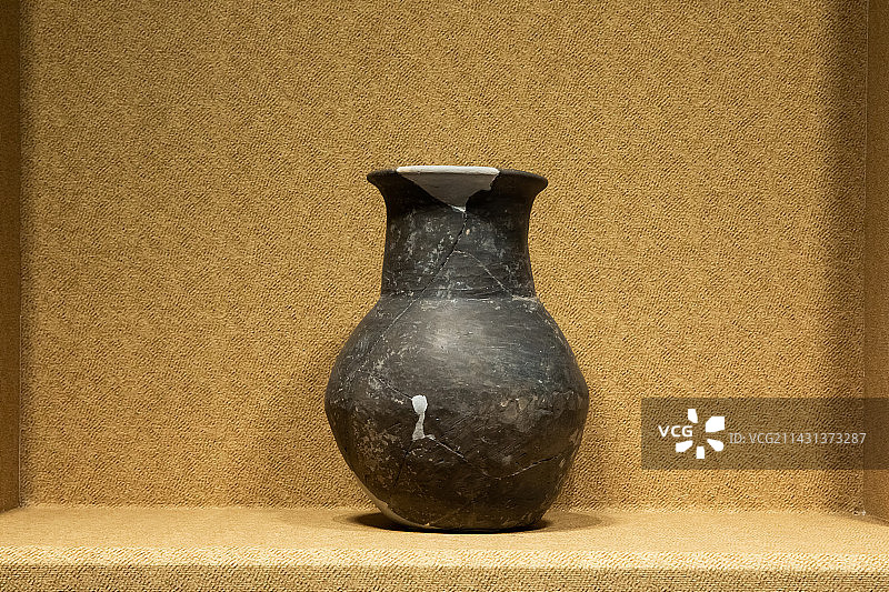 太原市山西博物馆陶壶夏朝公元前21世纪-前16世纪山西省吕梁市汾阳杏花村遗址出土图片素材