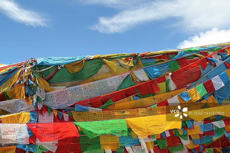 西藏江南，烟雨林芝图片素材