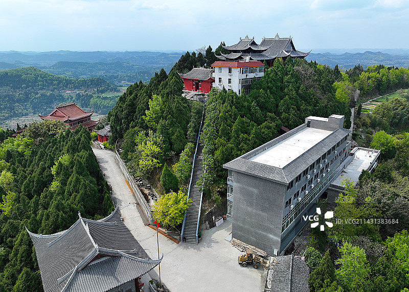 四川省南充市西充县仁和镇万年山万年寺航拍图片素材
