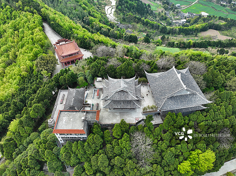 四川省南充市西充县仁和镇万年山万年寺航拍图片素材