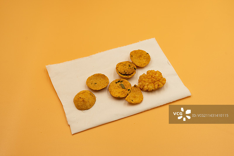 摆在桌面上的小零食图片素材