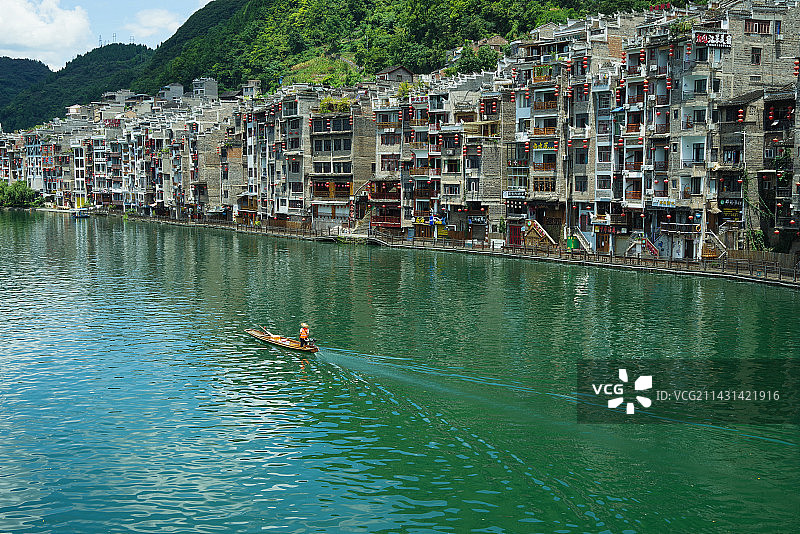山水翡翠，古城新貌图片素材