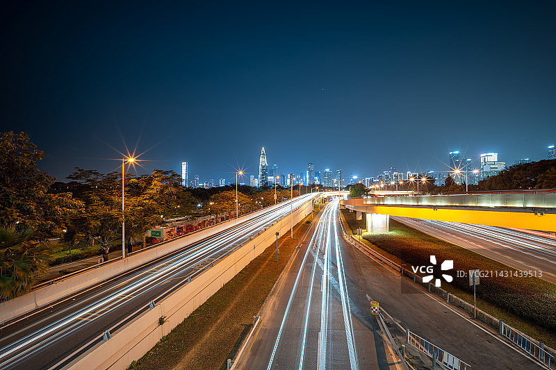 城市夜景车轨图片素材