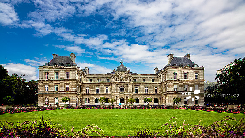 卢森堡公园里的卢森堡宫—法国参议院图片素材