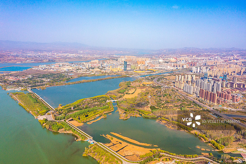 黄河岸畔河南省三门峡市城市风光图片素材