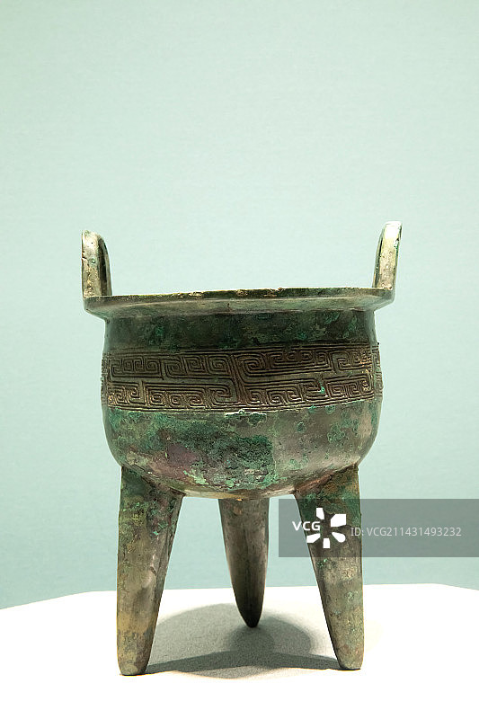 太原市山西博物馆云雷纹鼎商朝公元前16世纪-前11世纪山西省临汾市永和县出土图片素材