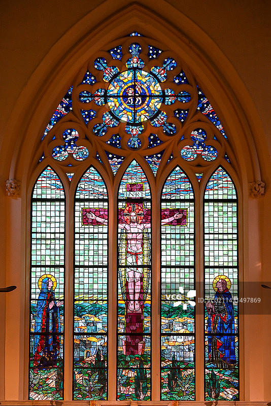 教堂建筑中的花窗图片素材