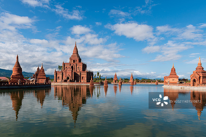 瑞丽市一寨两国图片素材