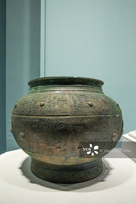 太原市山西博物馆兽面纹瓿商朝公元前16世纪-前11世纪山西省忻州市保德县林遮峪遗址出土图片素材