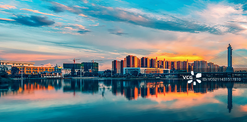 夕阳下的海拉尔图片素材