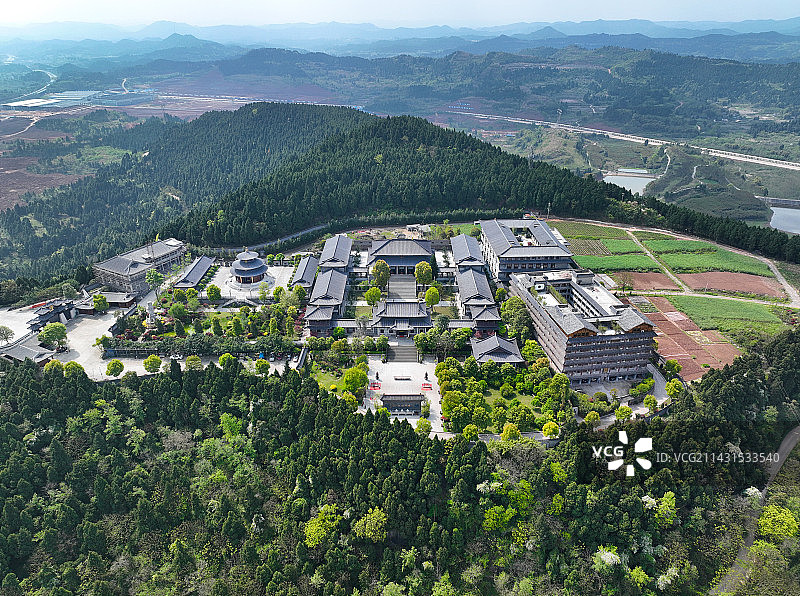 四川省南充市西充多扶凤凰山圭峰禅院航拍图片素材