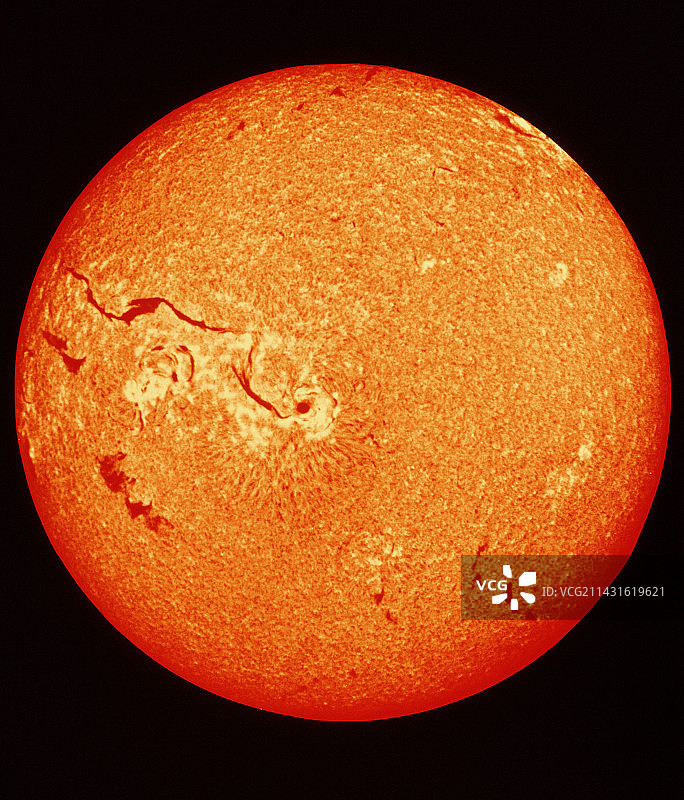 显示太阳黑子的太阳彩色图像图片素材