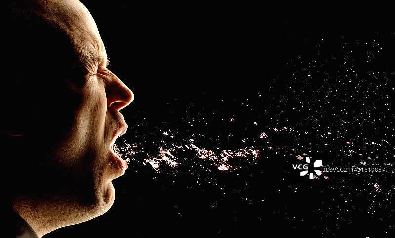 打喷嚏的男人图片素材