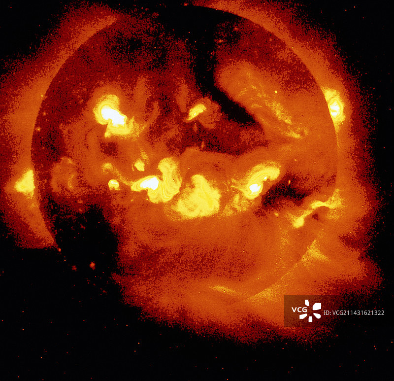太阳日冕中爆炸的丝状物图片素材