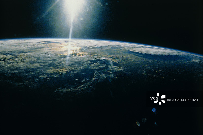 STS-29航天飞机拍摄的地球上空的云层图片素材