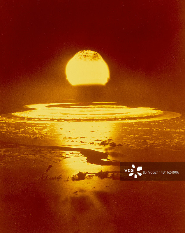 比基尼环礁原子弹爆炸,1946年图片素材