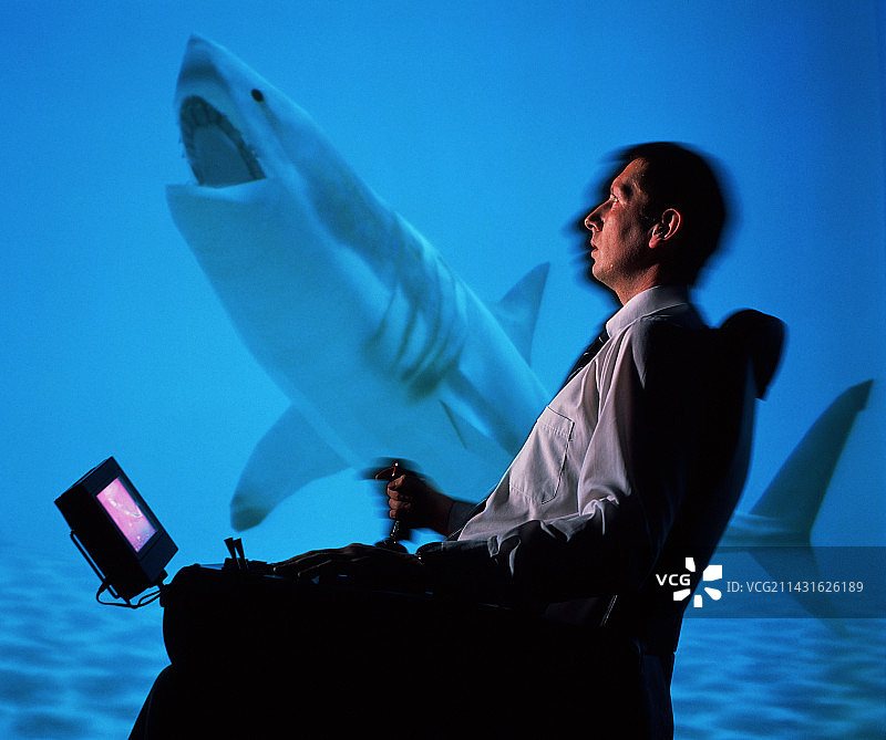 现实中心模拟器中的用户（水下场景）图片素材