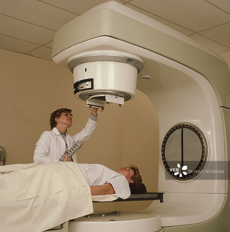 人物接受放疗图片素材