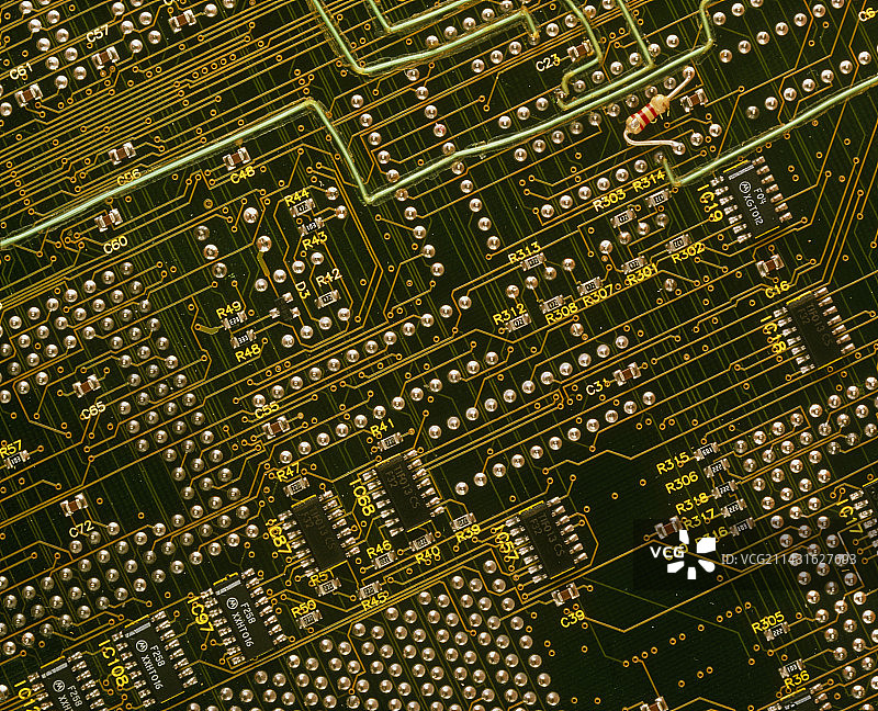 现代电脑电路板背面特写图片素材