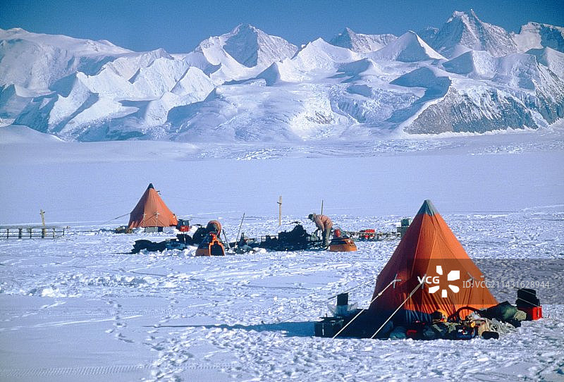 南极洲山区Skidoo维护图片素材