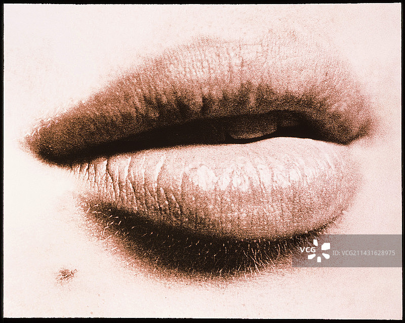 女性嘴部正面特写图片素材