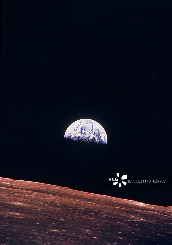 阿波罗10号拍摄的地球从月球地平线上升起图片素材