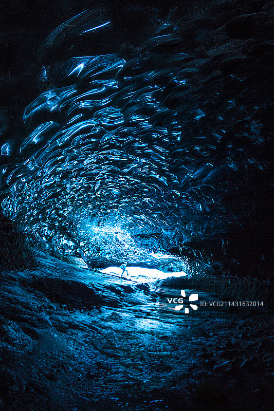 冰岛的蓝冰洞图片素材