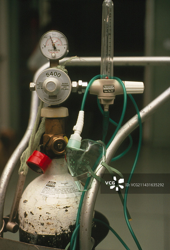 医院手术室里的氧气瓶图片素材