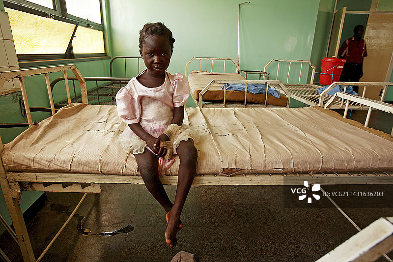 在医院里的孩子图片素材