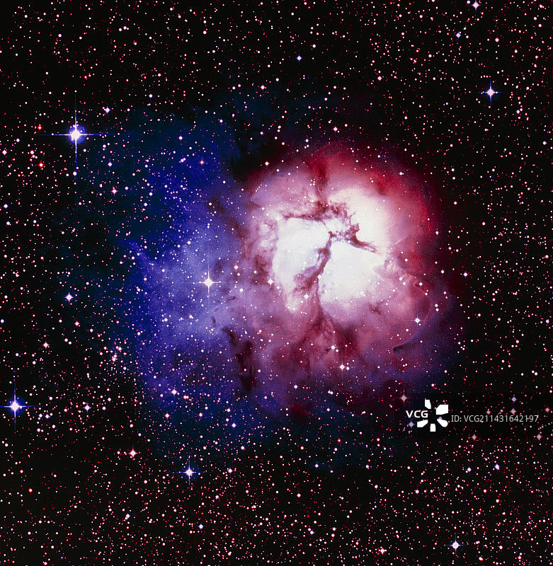 人马座三裂星云光学图像图片素材