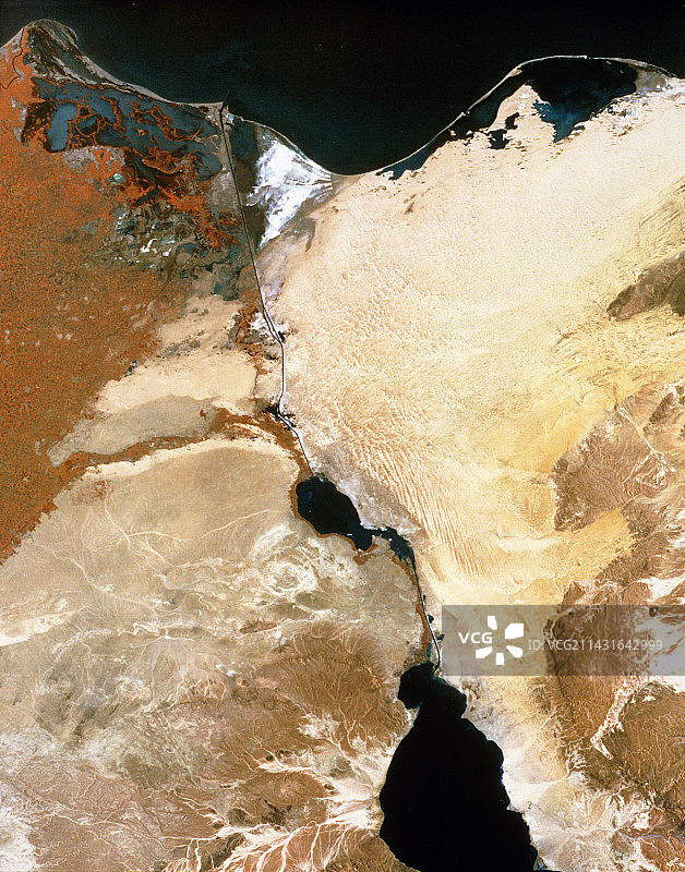 苏伊士运河与尼罗河三角洲红外卫星图像图片素材