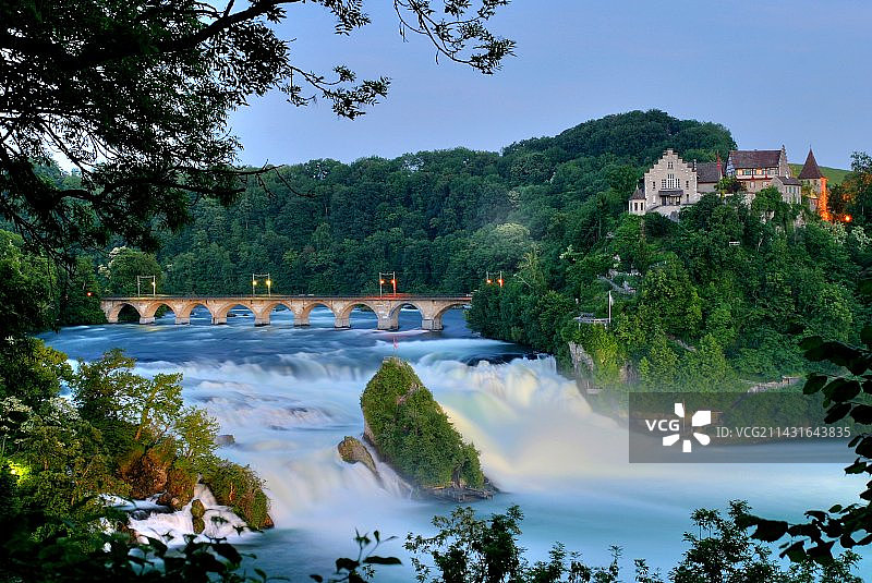 瑞士莱茵瀑布图片素材