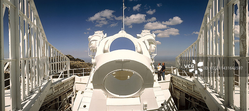 麦克马思太阳望远镜塔顶图片素材