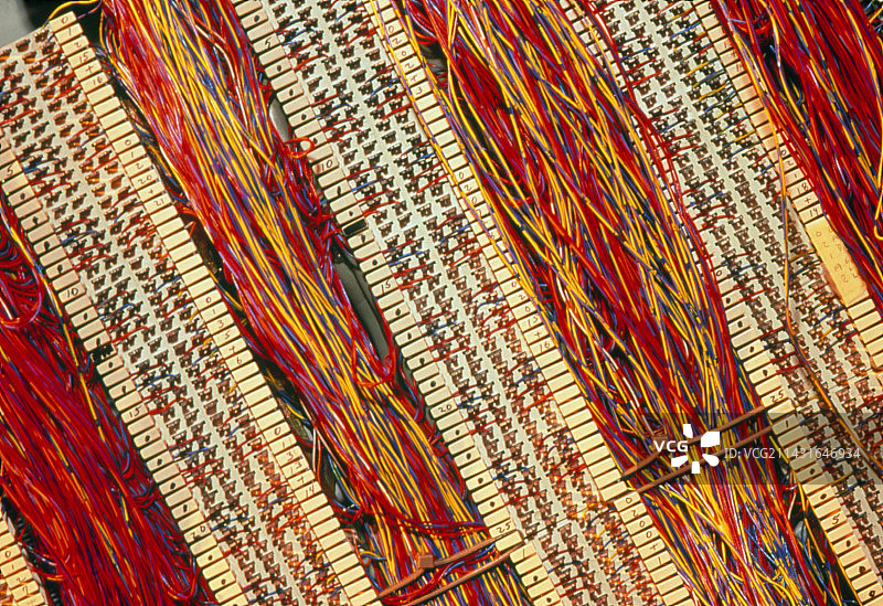 电话交换机电路板之间的电线图片素材