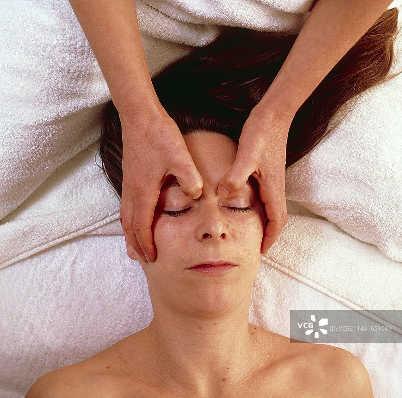 面部按摩图片素材