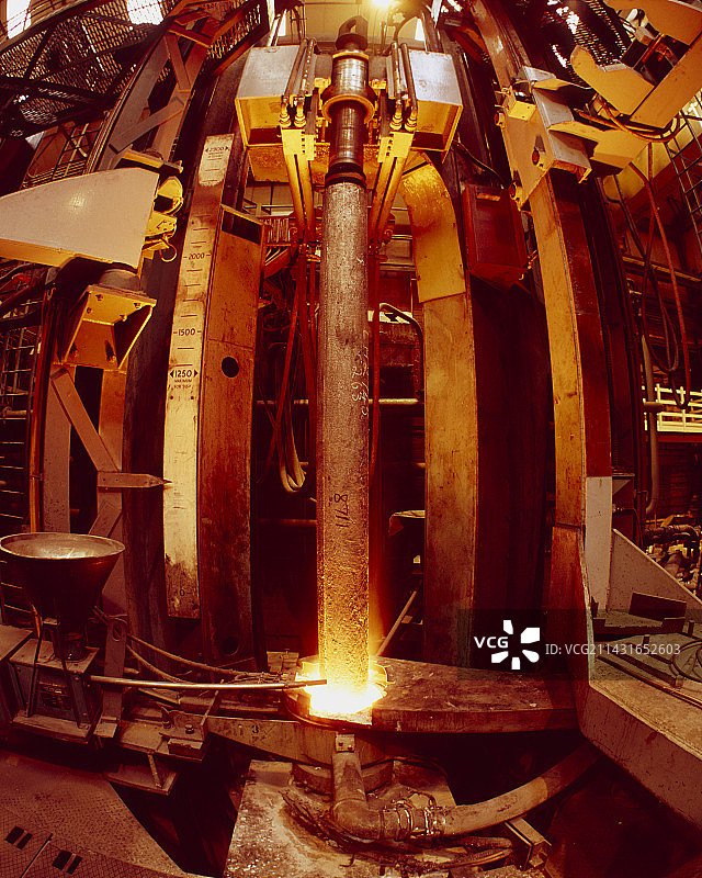 电弧法生产粗钢图片素材