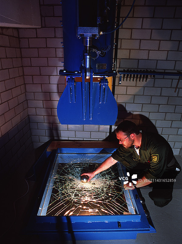 防弹玻璃图片素材