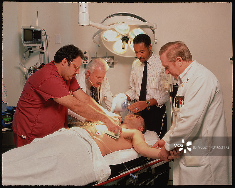 心脏病患者的急救图片素材